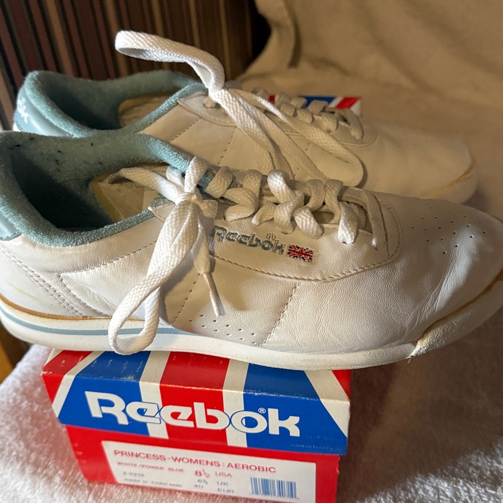 Reebok women’s princes White/ powder blue Sneakers Size 8 1/2 - Picture 4 of 6
